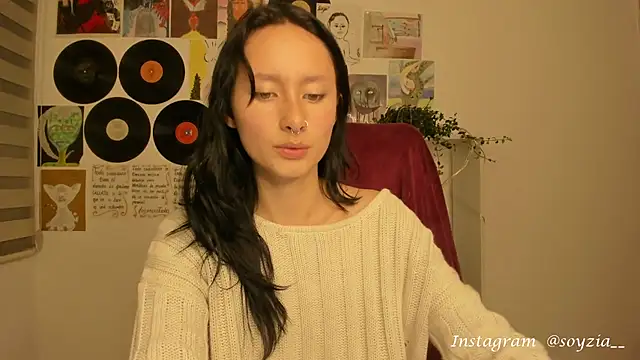 Snapshot of bellaa-w chatting on 03-22-25, 04:03 bellaa-w online show from 03-22-25, 04:03