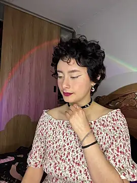 Snapshot of bellaa-w chatting on 10-31-25, 02:07 bellaa-w online show from 10-31-25, 02:07