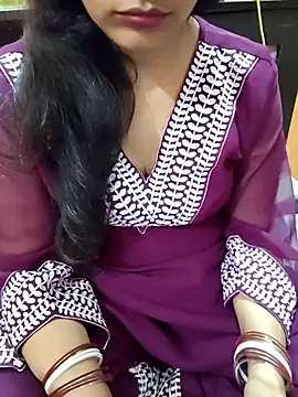 Snapshot of Diya_143 chatting on 03-04-26, 06:19 Diya 143 online show from 03-04-26, 06:19