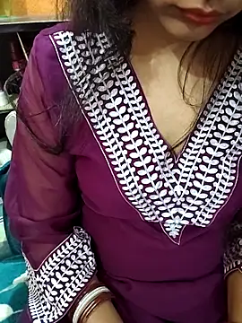 Snapshot of Diya_143 chatting on 03-04-26, 06:25 Diya 143 online show from 03-04-26, 06:25