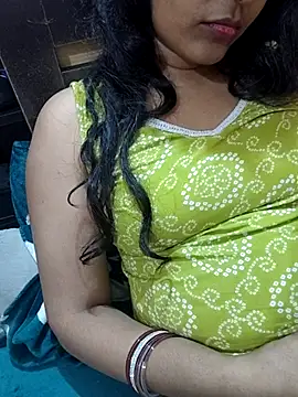 Snapshot of Diya_143 chatting on 03-09-26, 07:18 Diya 143 online show from 03-09-26, 07:18