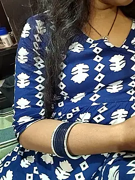 Snapshot of Diya_143 chatting on 03-19-26, 07:18 Diya 143 online show from 03-19-26, 07:18