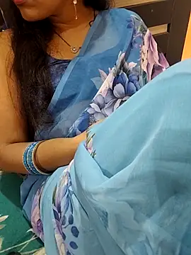 Snapshot of Diya_143 chatting on 03-27-26, 08:26 Diya 143 online show from 03-27-26, 08:26