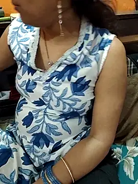 Snapshot of Diya_143 chatting on 03-28-26, 03:55 Diya 143 online show from 03-28-26, 03:55