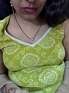 Snapshot of Diya_143 chatting on 03-29-26, 05:57 Diya 143 online show from 03-29-26, 05:57