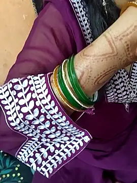 Snapshot of Diya_143 chatting on 04-01-26, 05:08 Diya 143 online show from 04-01-26, 05:08