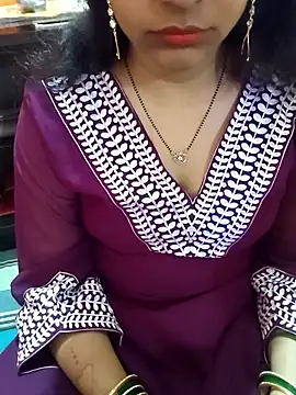 Snapshot of Diya_143 chatting on 04-01-26, 02:36 Diya 143 online show from 04-01-26, 02:36