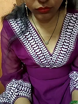 Snapshot of Diya_143 chatting on 04-05-26, 04:31 Diya 143 online show from 04-05-26, 04:31