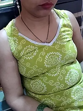 Snapshot of Diya_143 chatting on 04-06-26, 06:58 Diya 143 online show from 04-06-26, 06:58