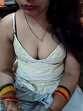 Snapshot of Diya_143 chatting on 04-12-26, 04:06 Diya 143 online show from 04-12-26, 04:06