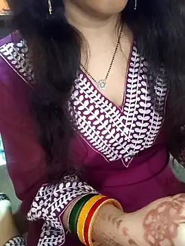 Snapshot of Diya_143 chatting on 04-13-26, 05:57 Diya 143 online show from 04-13-26, 05:57