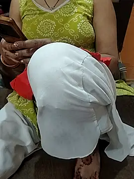 Snapshot of Diya_143 chatting on 04-14-26, 06:41 Diya 143 online show from 04-14-26, 06:41