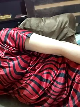 Snapshot of Diya_143 chatting on 04-15-26, 07:43 Diya 143 online show from 04-15-26, 07:43