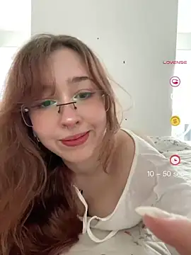 tsuki chan on online show from 06-30-26, 04:52