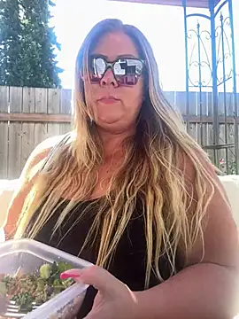 Snapshot of JESS_LOVES chatting on 06-18-26, 11:53 JESS LOVES online show from 06-18-26, 11:53