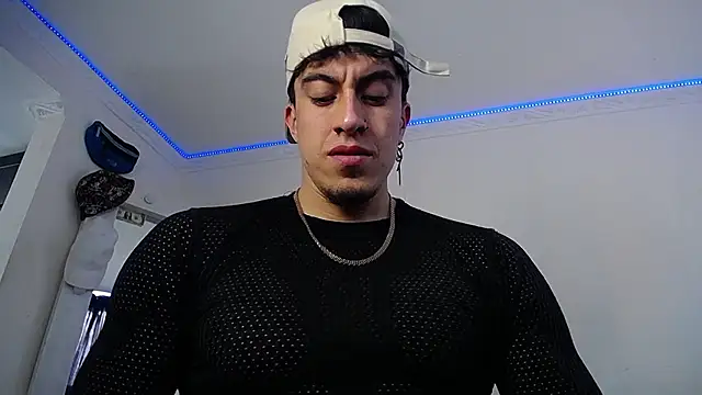 strongboy  online show from 02-16-26, 05:31