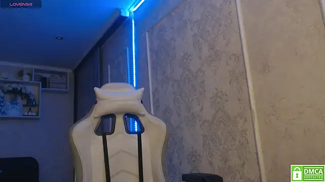 lunarose777 online show from 12-22-24, 08:25