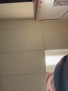 Snapshot of cinnatitties chatting on 09-11-25, 05:46 cinnatitties online show from 09-11-25, 05:46