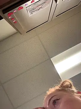 Snapshot of cinnatitties chatting on 10-02-25, 05:20 cinnatitties online show from 10-02-25, 05:20