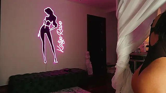 Snapshot of Katyerave chatting on 11-01-25, 08:11 Katyerave online show from 11-01-25, 08:11