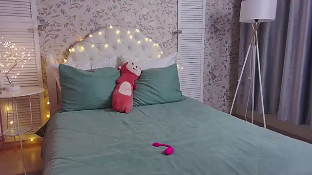 Wendy-Darling online show from 02-14-26, 01:35