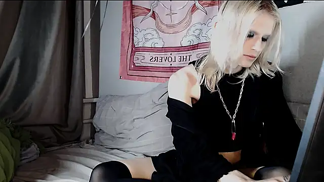 Snapshot of Alien_Bella chatting on 06-04-26, 11:55 Alien Bella online show from 06-04-26, 11:55