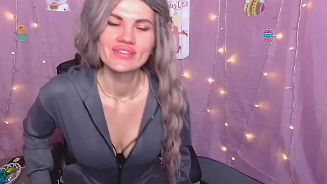 Snapshot of MilaLoona chatting on 03-30-26, 06:25 MilaLoona online show from 03-30-26, 06:25
