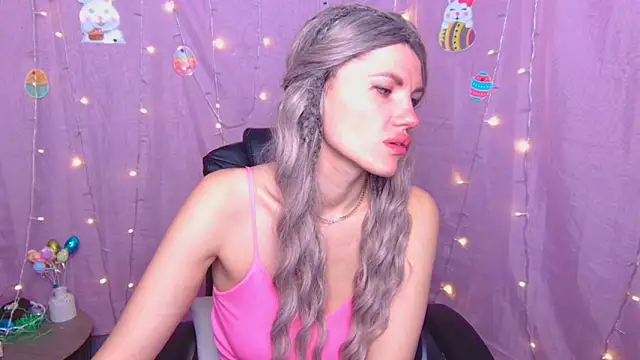 Snapshot of MilaLoona chatting on 04-09-26, 06:13 MilaLoona online show from 04-09-26, 06:13