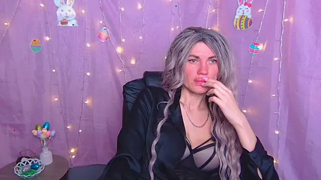 Snapshot of MilaLoona chatting on 04-11-26, 07:45 MilaLoona online show from 04-11-26, 07:45
