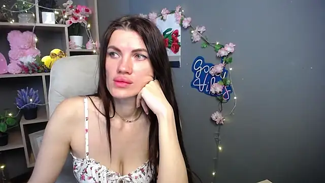 Snapshot of MilaLoona chatting on 05-24-26, 06:18 MilaLoona online show from 05-24-26, 06:18
