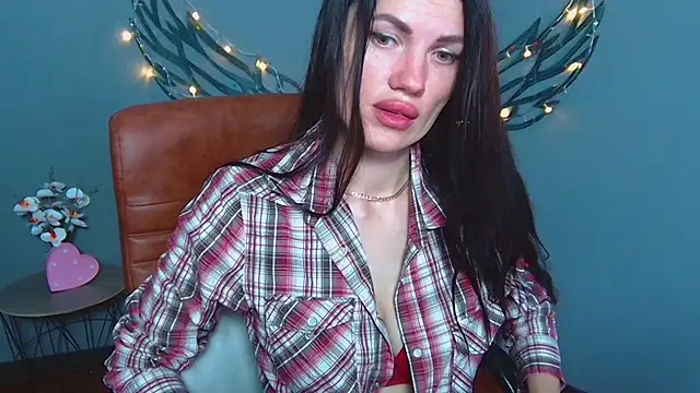 MilaLoona online show from 07-12-26, 06:26