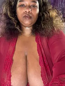 Snapshot of BigFineSelena chatting on 02-03-26, 12:09 BigFineSelena online show from 02-03-26, 12:09