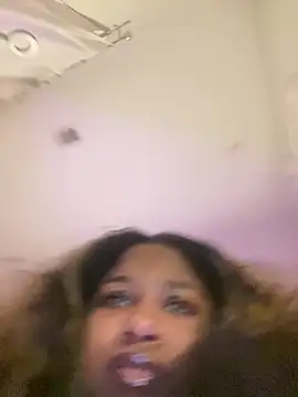 Snapshot of BigFineSelena chatting on 02-03-26, 04:10 BigFineSelena online show from 02-03-26, 04:10