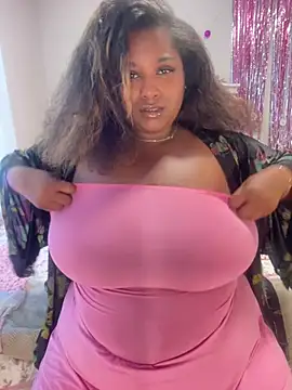 Snapshot of BigFineSelena chatting on 03-31-26, 11:27 BigFineSelena online show from 03-31-26, 11:27