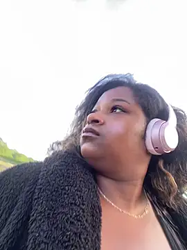 BigFineSelena online show from 05-04-26, 12:01