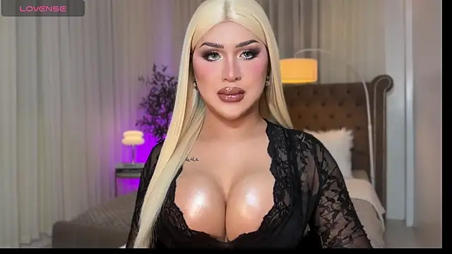 Your Majesty Tyra online show from 11-13-25, 04:55