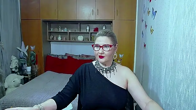 LucilleFenlys online show from 03-30-26, 10:00