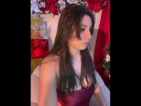 Snapshot of loolla_23 chatting on 12-18-25, 10:05 loolla 23 online show from 12-18-25, 10:05