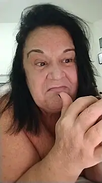 Snapshot of Yaya_Mineira chatting on 06-14-26, 02:24 Yaya Mineira online show from 06-14-26, 02:24