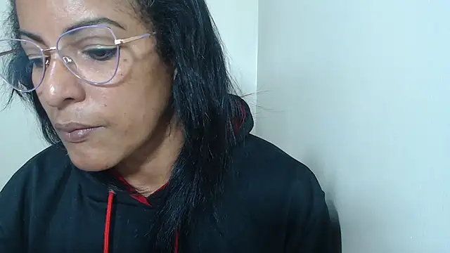 Snapshot of kateleyagrey chatting on 06-14-26, 02:30 kateleyagrey online show from 06-14-26, 02:30