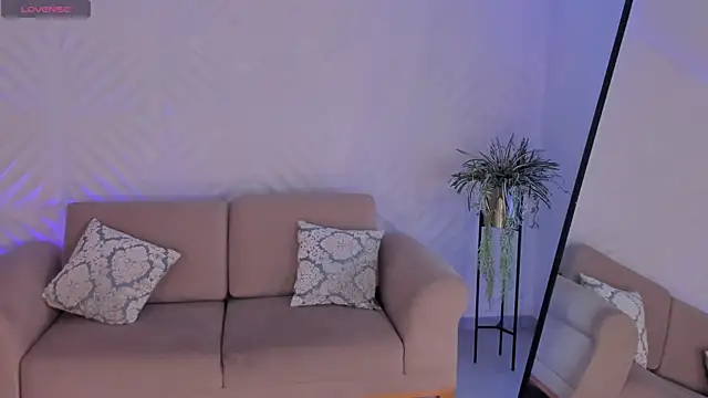 RoseFerrera online show from 11-04-25, 08:08