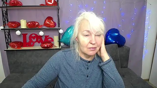 Snapshot of BlondyLeeBest chatting on 02-23-25, 07:17 BlondyLeeBest online show from 02-23-25, 07:17