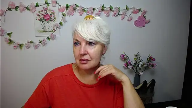 Snapshot of BlondyLeeBest chatting on 09-09-25, 06:18 BlondyLeeBest online show from 09-09-25, 06:18