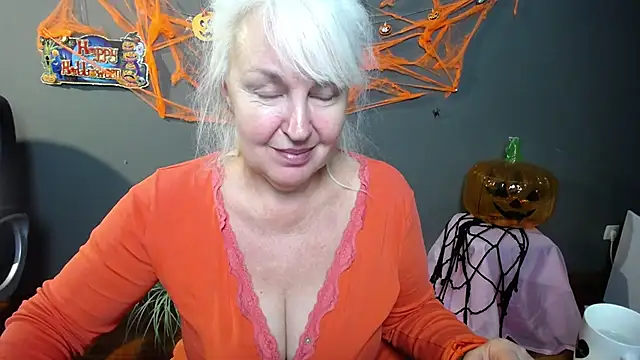 Snapshot of BlondyLeeBest chatting on 10-25-25, 06:24 BlondyLeeBest online show from 10-25-25, 06:24
