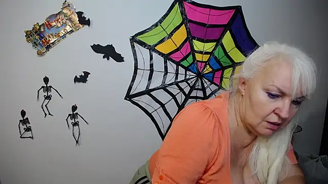 Snapshot of BlondyLeeBest chatting on 10-26-25, 07:42 BlondyLeeBest online show from 10-26-25, 07:42