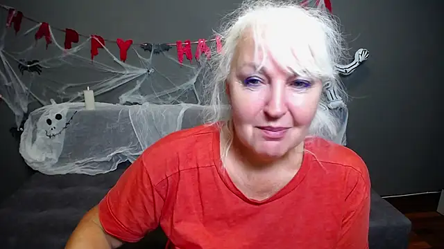 Snapshot of BlondyLeeBest chatting on 10-27-25, 08:24 BlondyLeeBest online show from 10-27-25, 08:24