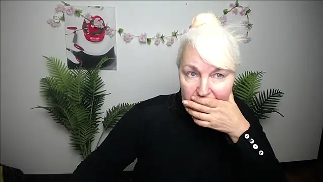 Snapshot of BlondyLeeBest chatting on 02-07-26, 07:39 BlondyLeeBest online show from 02-07-26, 07:39