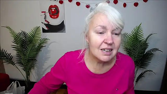 Snapshot of BlondyLeeBest chatting on 02-21-26, 07:26 BlondyLeeBest online show from 02-21-26, 07:26