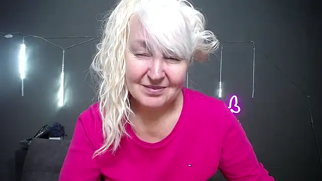 Snapshot of BlondyLeeBest chatting on 02-27-26, 07:14 BlondyLeeBest online show from 02-27-26, 07:14