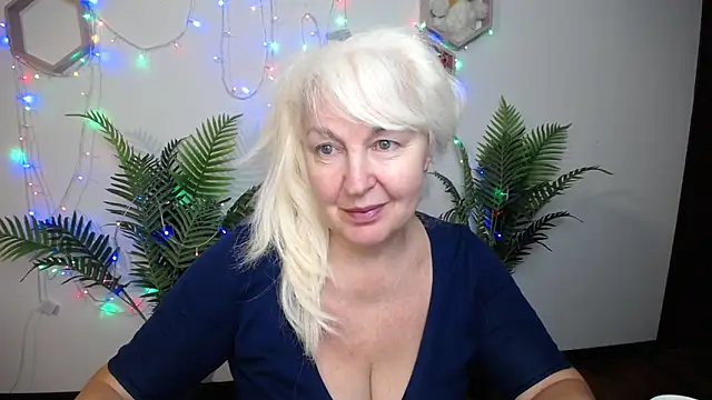 Snapshot of BlondyLeeBest chatting on 03-24-26, 07:30 BlondyLeeBest online show from 03-24-26, 07:30